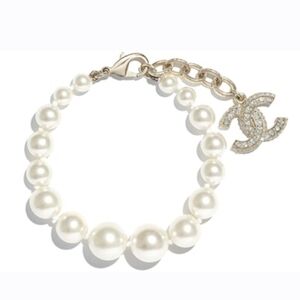 BNIB!! Authentic Chanel Cream Pearl & Crystal CC Charm Gold HW Bracelet B20